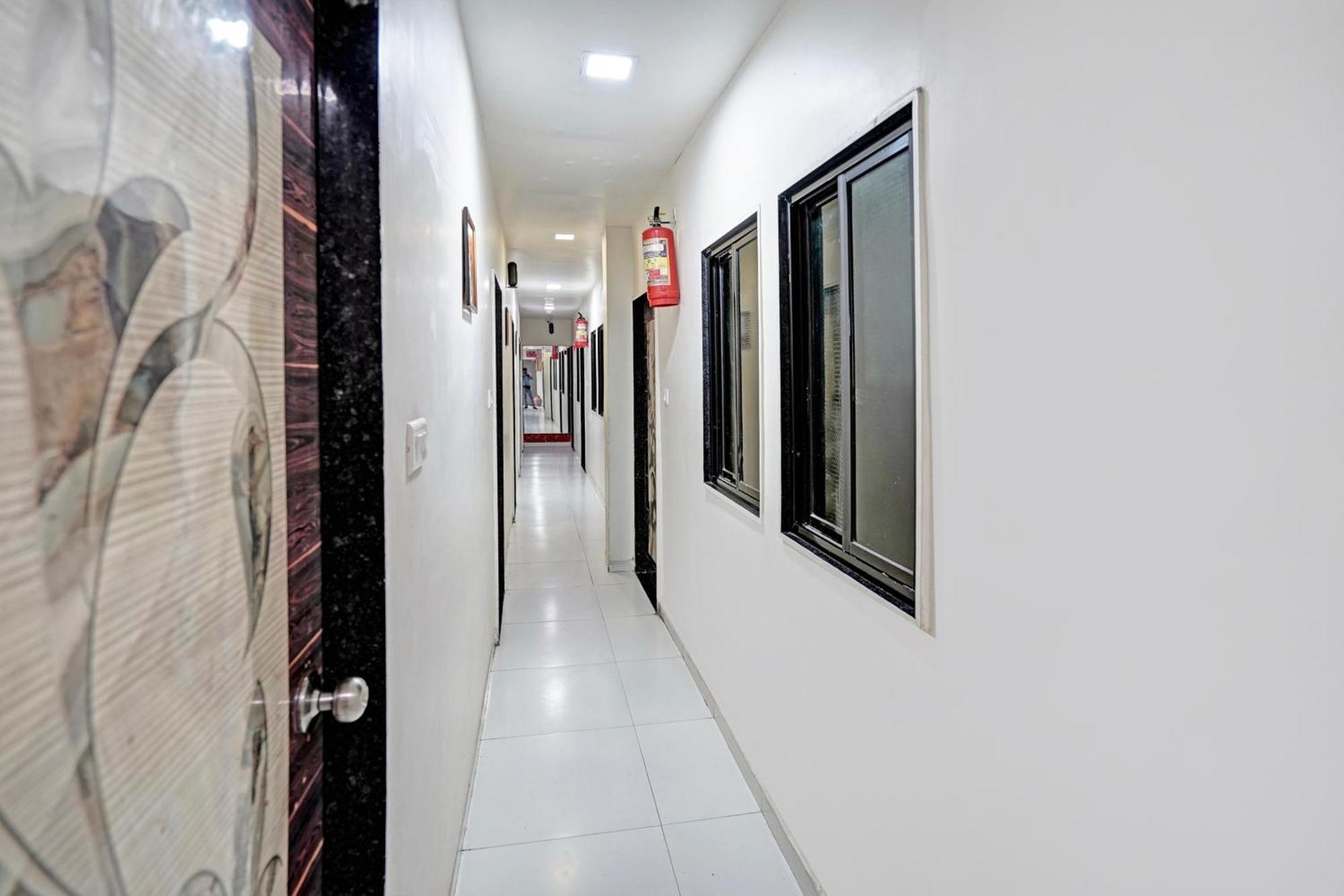 Hotel O S. G. Highway Formerly I Land Park Ahmedabad Exterior foto